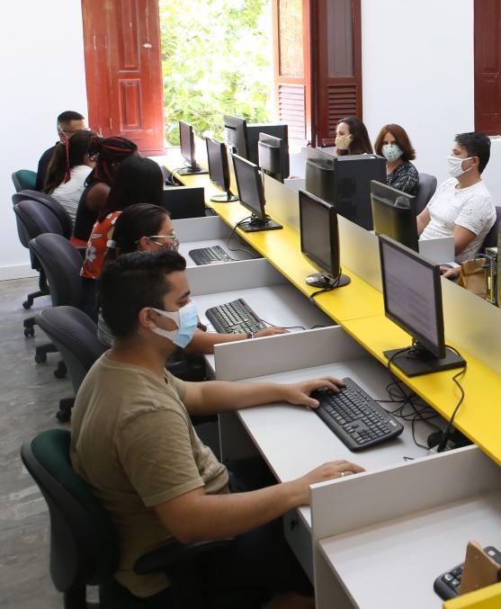 Somos Um Escritório Que Faz E Pensa Diferente